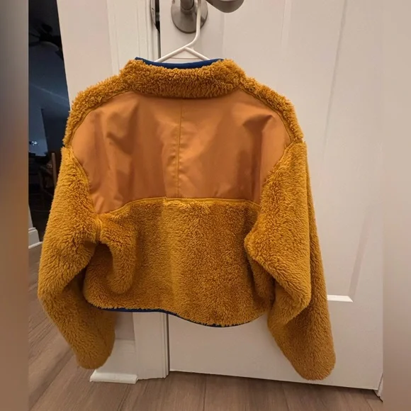 NWOT Nike Sherpa Cropped Quarterzip - Picture 6 of 6